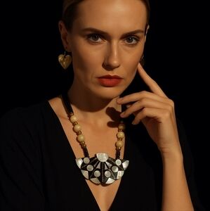 Vintage Asian Artisan Necklace – Carved Ebony Wood & Mother of Pearl Fan Pendant